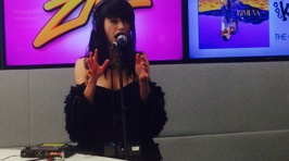 Kimbra Performs Live in the Studio