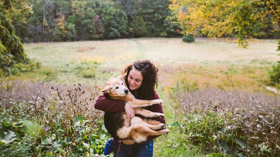 Photographer Says Goodbye to Her Dog in Heartfelt Portrait Series