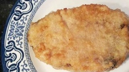 Student Makes Food-Stealing Flatmate 'Fried Chicken' Out Of Something Gross!
