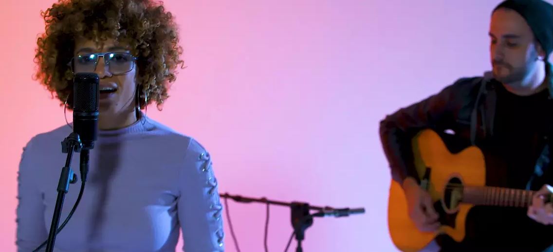 Starley performs 'Call on Me' Live in studio