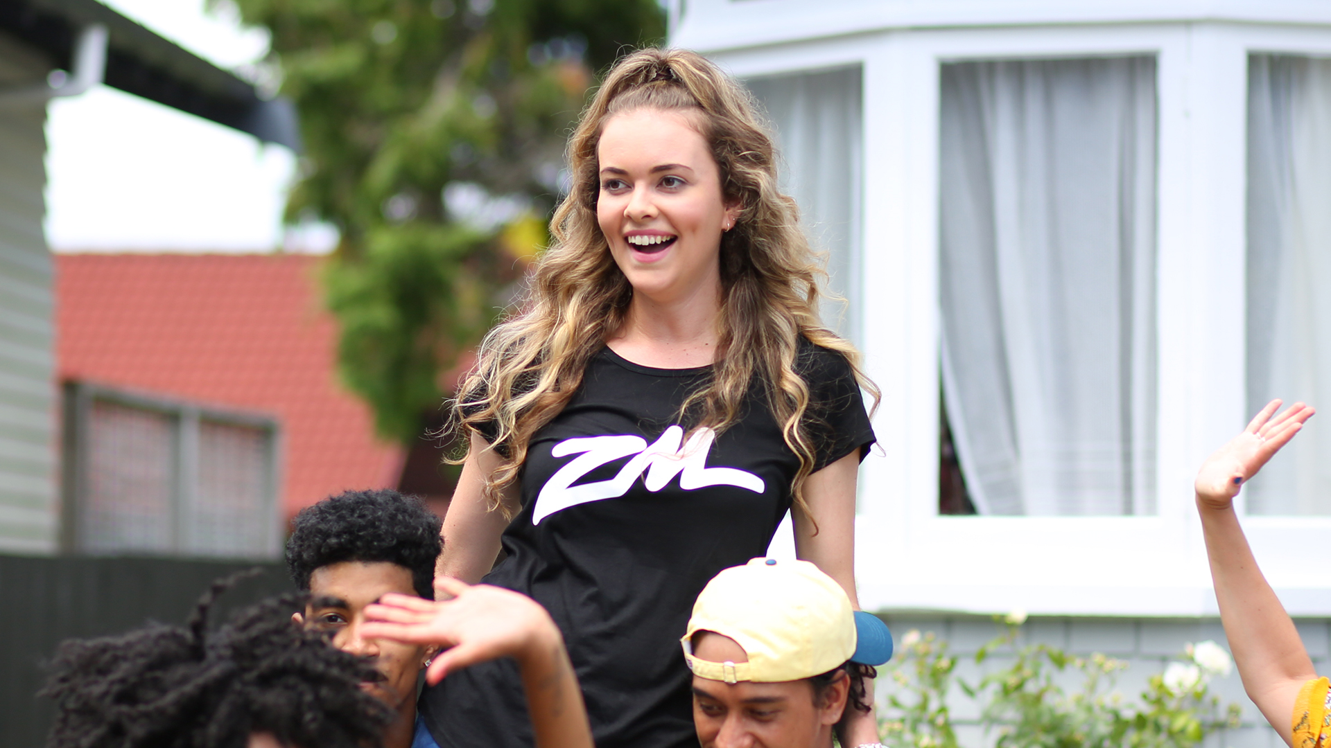 INTERN: S3 E1 - New Year, New Ellie