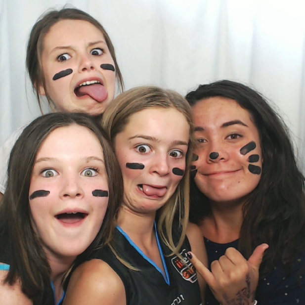 AUCKLAND - Kissing Booth At Breakers Game