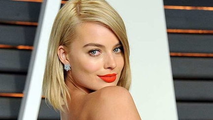Blue eyed people are the most attractive (apparently)