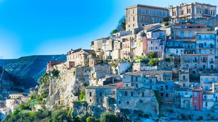 An Italian city is giving away FREE houses to encourage people to move there!